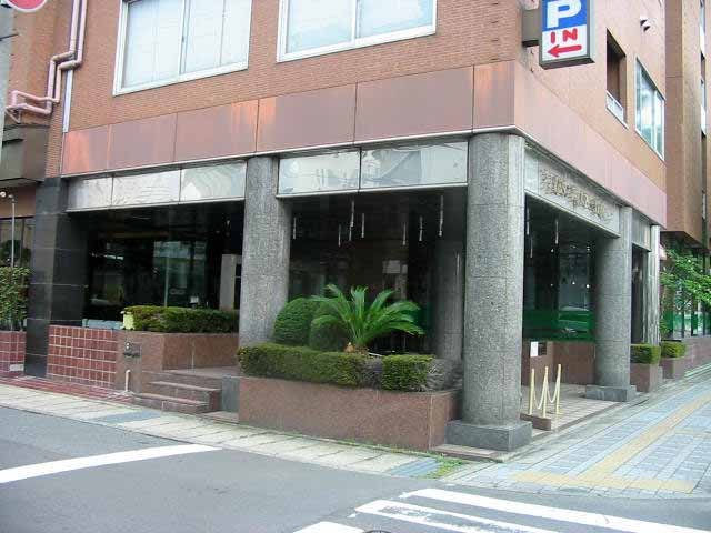 ファサードサイン